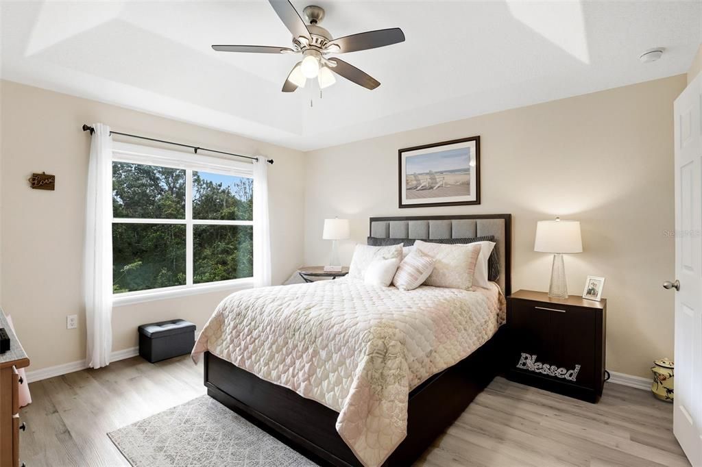 Под контрактом: $296,500 (3 спален, 2 ванн, 1514 Квадратных фут)