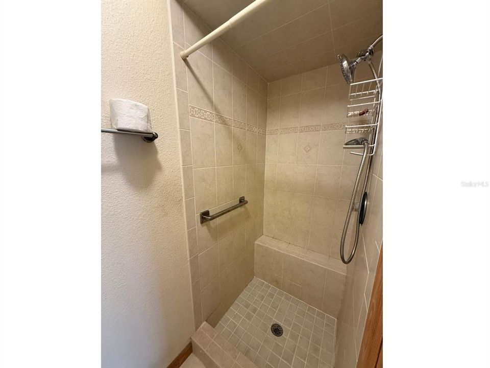 Active With Contract: $209,999 (3 beds, 2 baths, 1498 Square Feet)