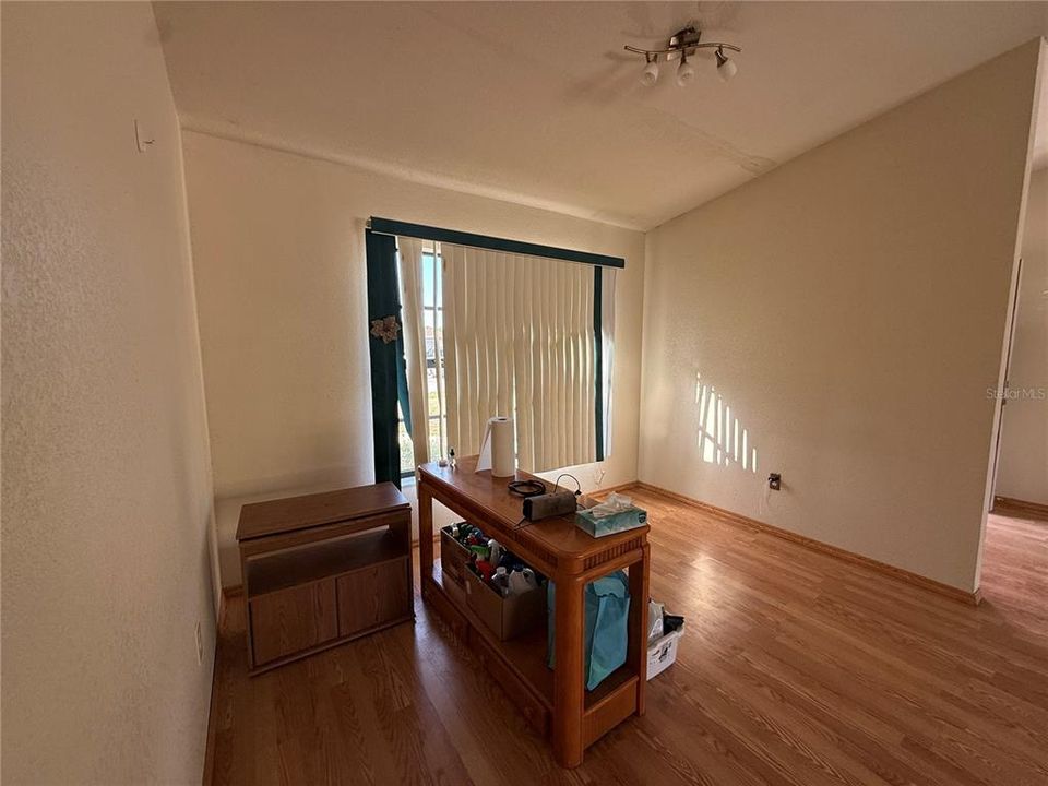 Active With Contract: $209,999 (3 beds, 2 baths, 1498 Square Feet)