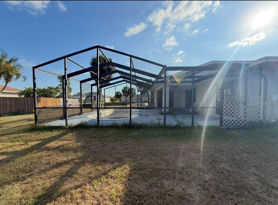 Active With Contract: $209,999 (3 beds, 2 baths, 1498 Square Feet)