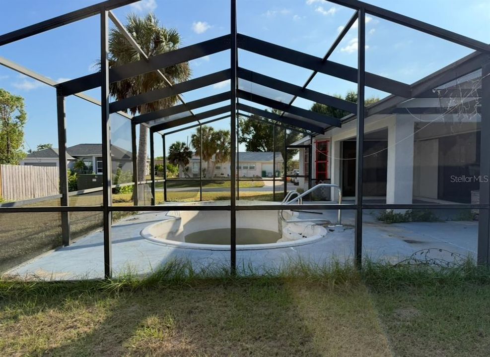 Active With Contract: $209,999 (3 beds, 2 baths, 1498 Square Feet)