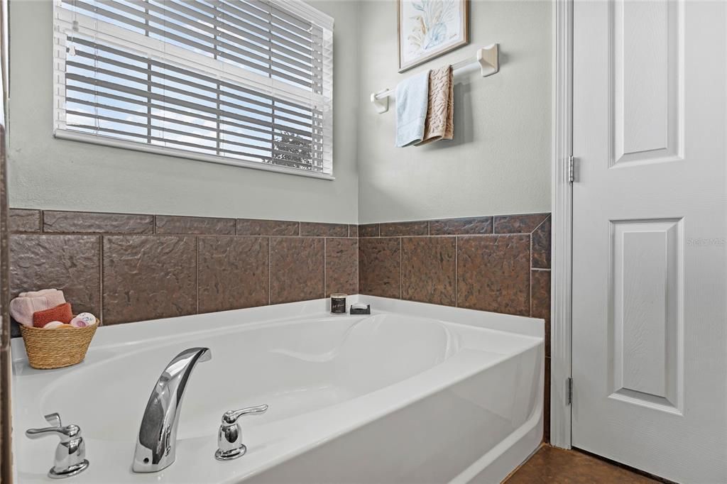 Active With Contract: $425,000 (4 beds, 3 baths, 1504 Square Feet)