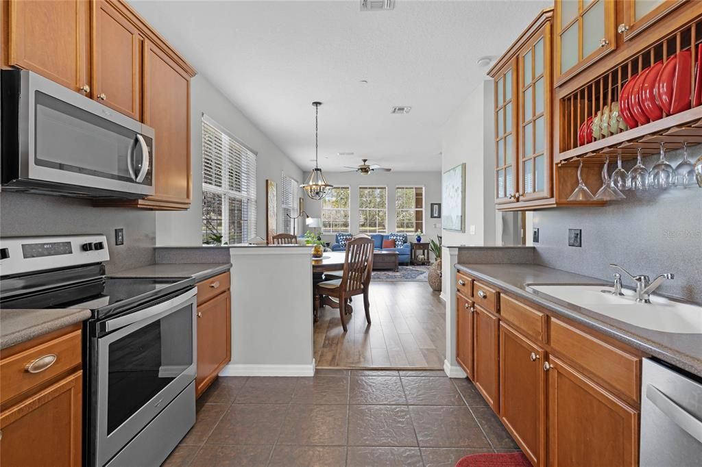 Active With Contract: $425,000 (4 beds, 3 baths, 1504 Square Feet)