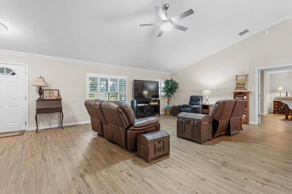 For Sale: $505,000 (3 beds, 3 baths, 1972 Square Feet)