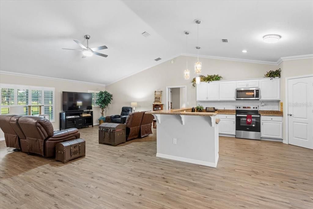 For Sale: $505,000 (3 beds, 3 baths, 1972 Square Feet)