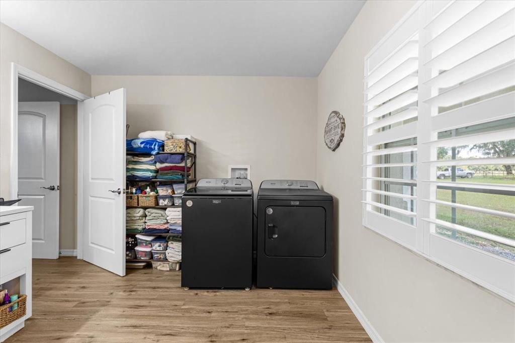 For Sale: $505,000 (3 beds, 3 baths, 1972 Square Feet)