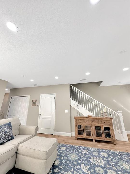 Activo con contrato: $309,000 (2 camas, 2 baños, 1293 Pies cuadrados)