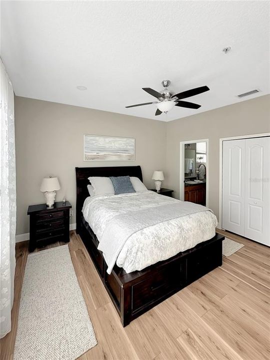 Activo con contrato: $309,000 (2 camas, 2 baños, 1293 Pies cuadrados)