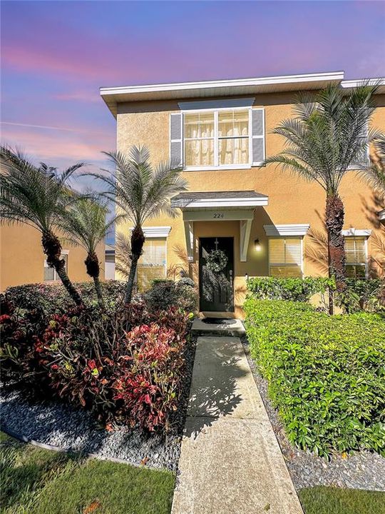 Activo con contrato: $309,000 (2 camas, 2 baños, 1293 Pies cuadrados)