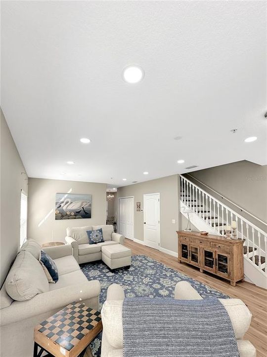 Activo con contrato: $309,000 (2 camas, 2 baños, 1293 Pies cuadrados)