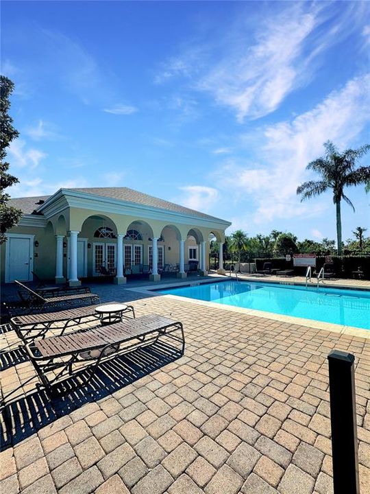 Activo con contrato: $309,000 (2 camas, 2 baños, 1293 Pies cuadrados)