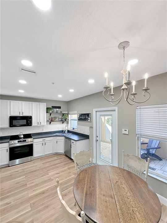 Activo con contrato: $309,000 (2 camas, 2 baños, 1293 Pies cuadrados)