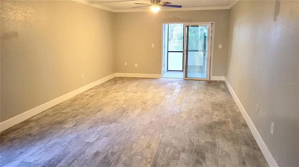 Active With Contract: $176,900 (3 beds, 2 baths, 1310 Square Feet)