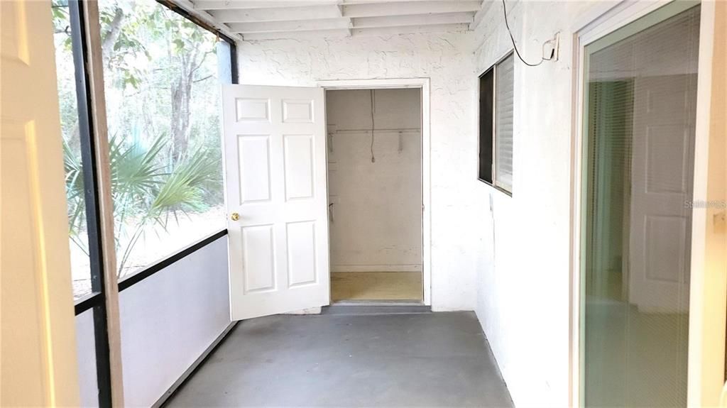 Active With Contract: $176,900 (3 beds, 2 baths, 1310 Square Feet)