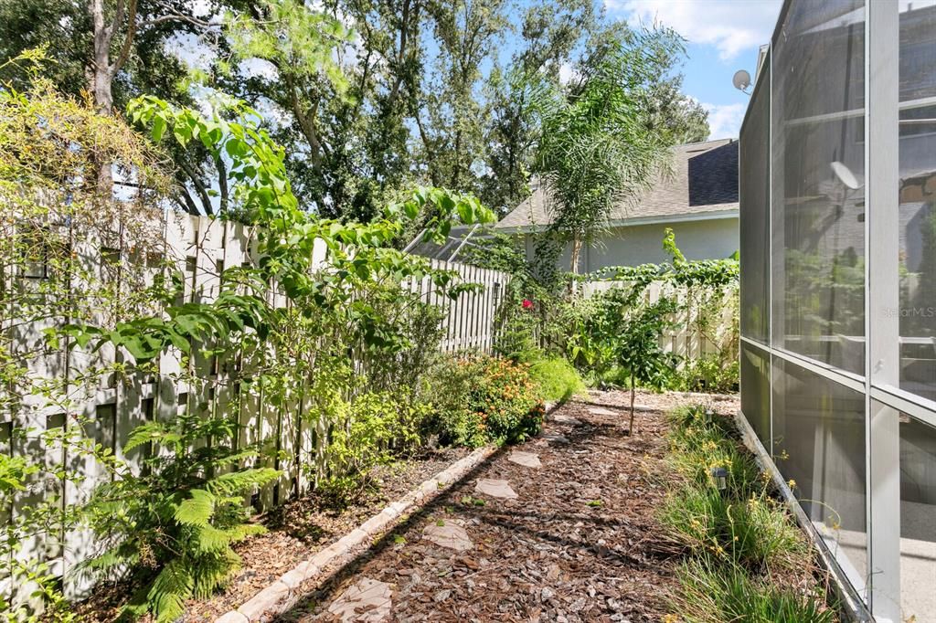 合同活跃: $551,000 (3 贝兹, 2 浴室, 2022 平方英尺)