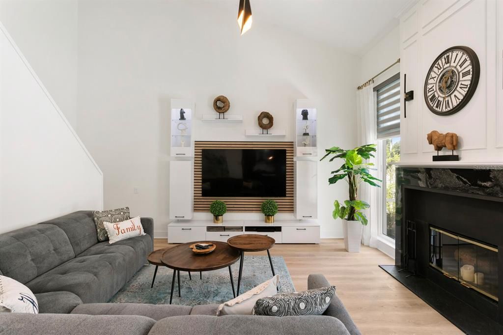 合同活跃: $551,000 (3 贝兹, 2 浴室, 2022 平方英尺)