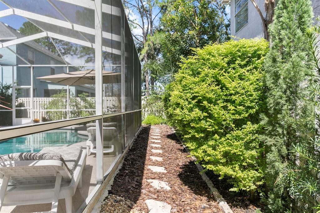 合同活跃: $551,000 (3 贝兹, 2 浴室, 2022 平方英尺)