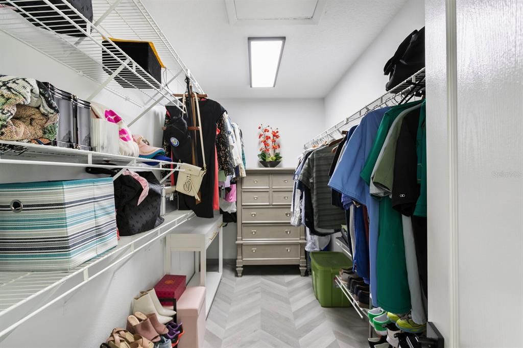 合同活跃: $551,000 (3 贝兹, 2 浴室, 2022 平方英尺)