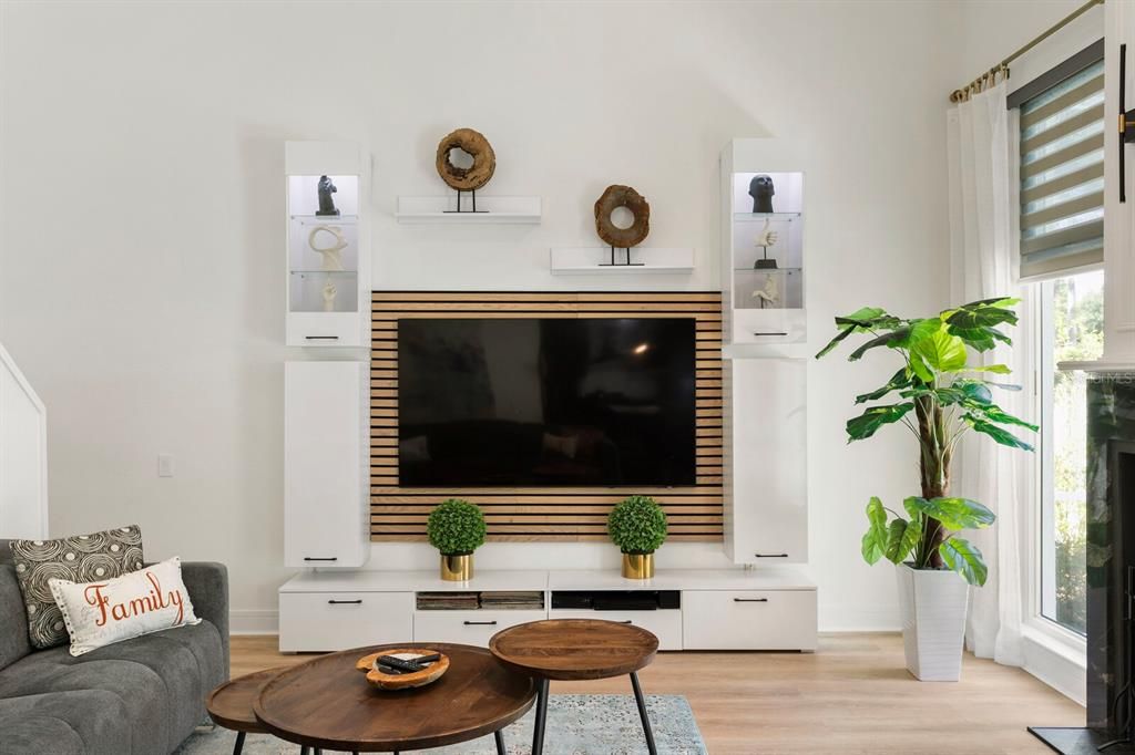 合同活跃: $551,000 (3 贝兹, 2 浴室, 2022 平方英尺)