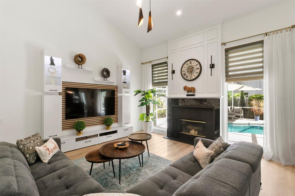 合同活跃: $551,000 (3 贝兹, 2 浴室, 2022 平方英尺)