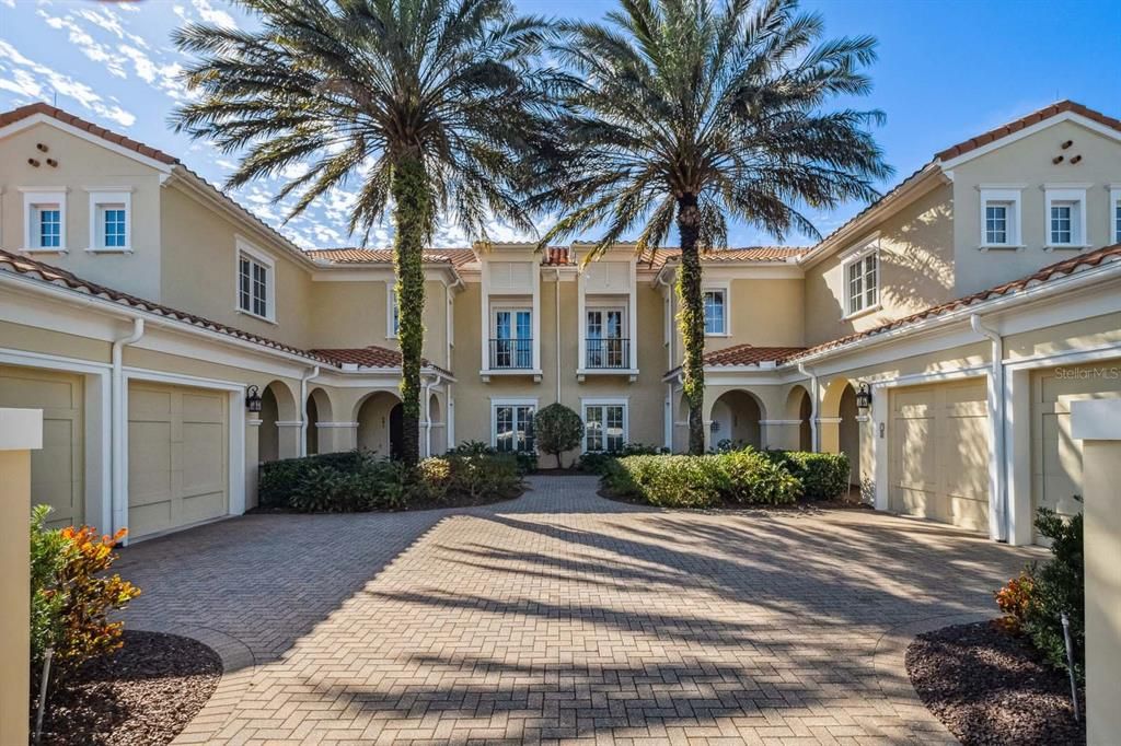 For Sale: $2,595,000 (4 beds, 4 baths, 3778 Square Feet)