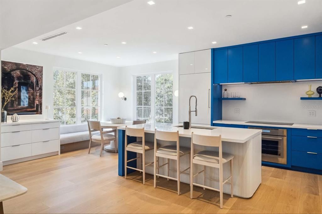 For Sale: $2,595,000 (4 beds, 4 baths, 3778 Square Feet)