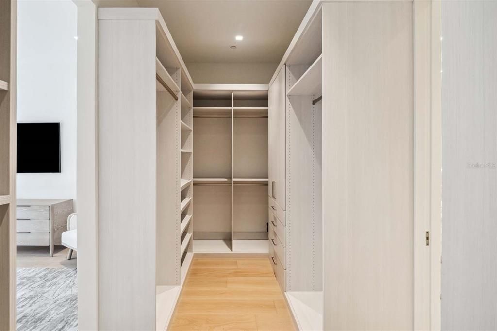 For Sale: $2,595,000 (4 beds, 4 baths, 3778 Square Feet)