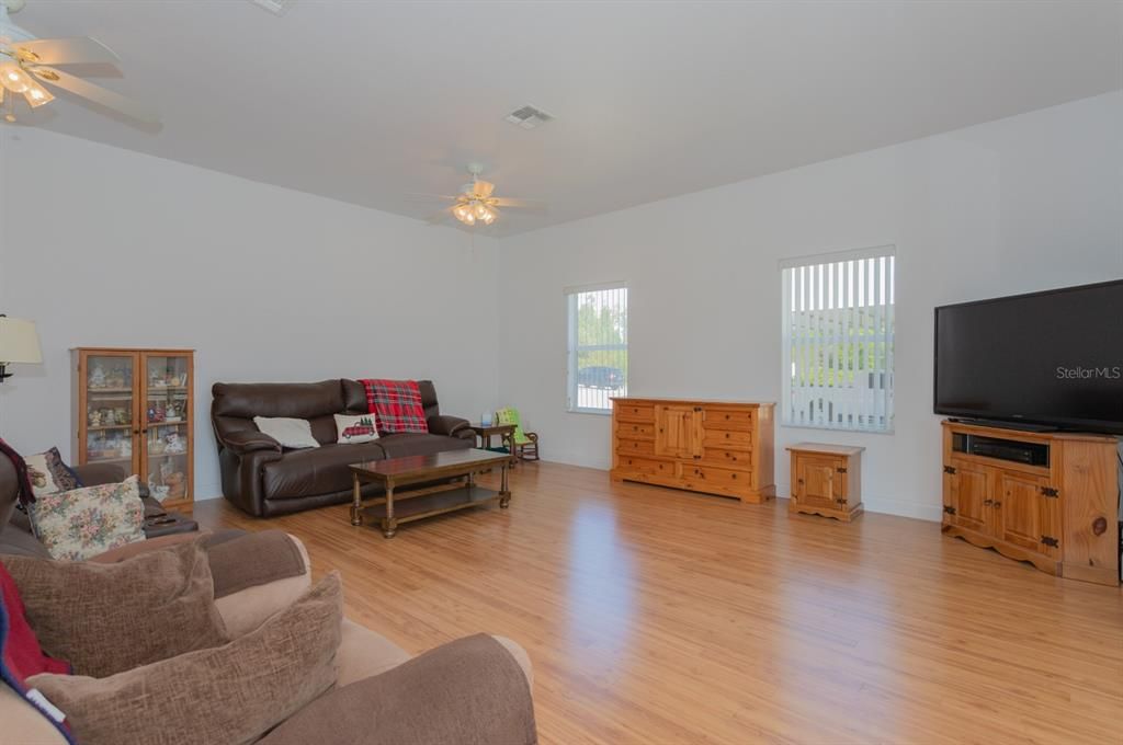 For Sale: $599,000 (3 beds, 2 baths, 2555 Square Feet)