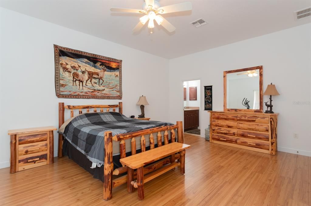 For Sale: $599,000 (3 beds, 2 baths, 2555 Square Feet)