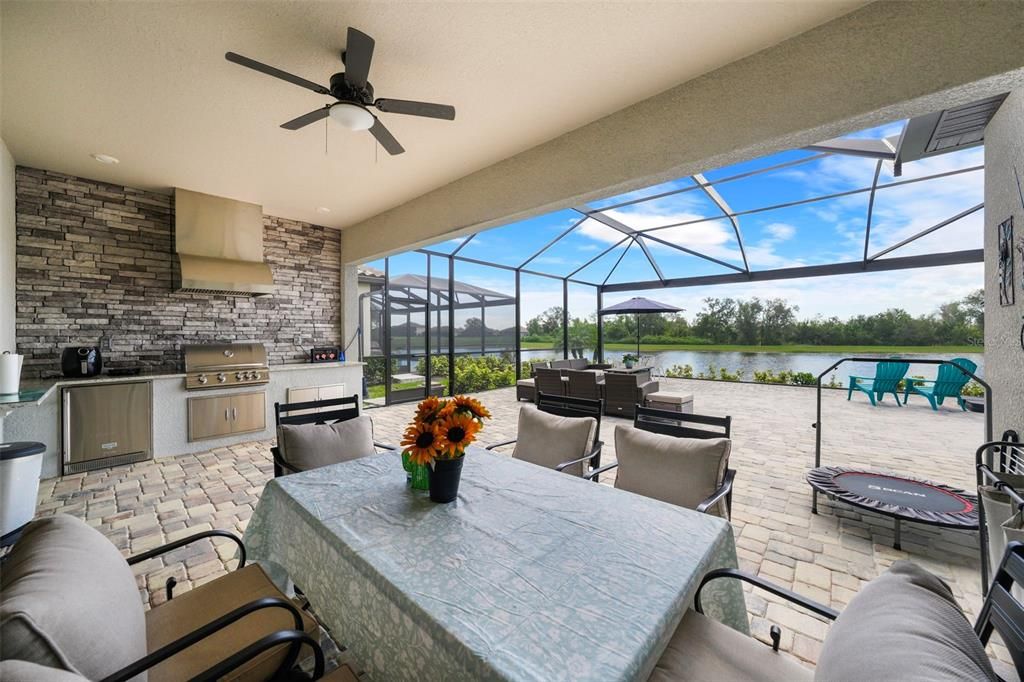 待售: $900,000 (3 贝兹, 2 浴室, 2016 平方英尺)