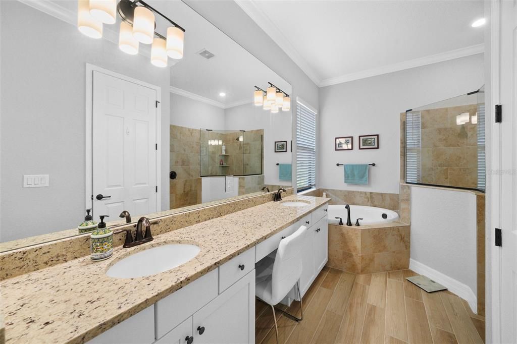 待售: $900,000 (3 贝兹, 2 浴室, 2016 平方英尺)