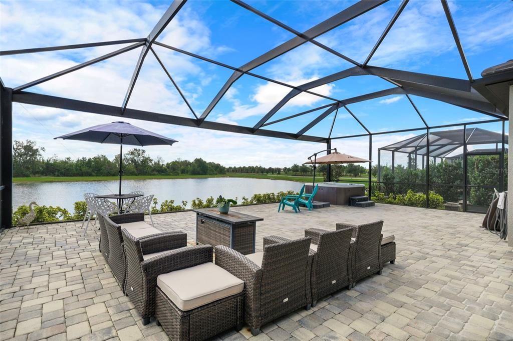 待售: $900,000 (3 贝兹, 2 浴室, 2016 平方英尺)