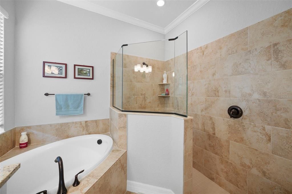 待售: $900,000 (3 贝兹, 2 浴室, 2016 平方英尺)