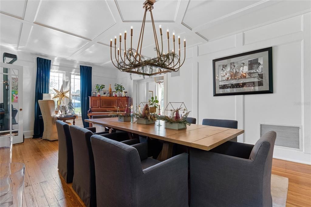 For Sale: $579,900 (3 beds, 2 baths, 2600 Square Feet)