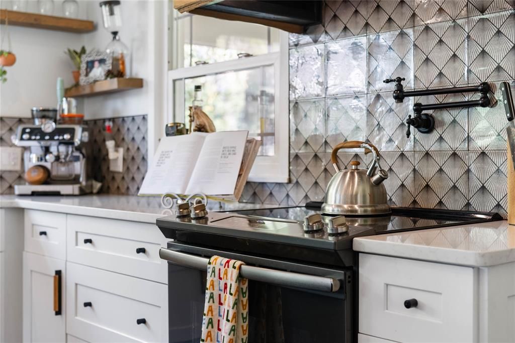 For Sale: $579,900 (3 beds, 2 baths, 2600 Square Feet)