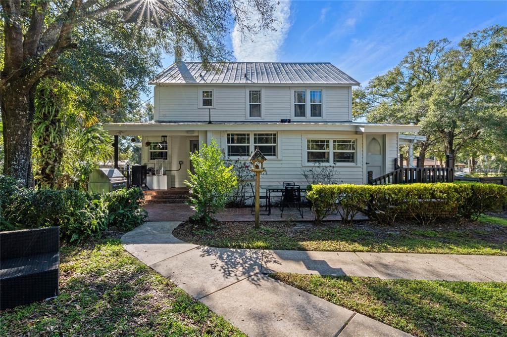 For Sale: $579,900 (3 beds, 2 baths, 2600 Square Feet)