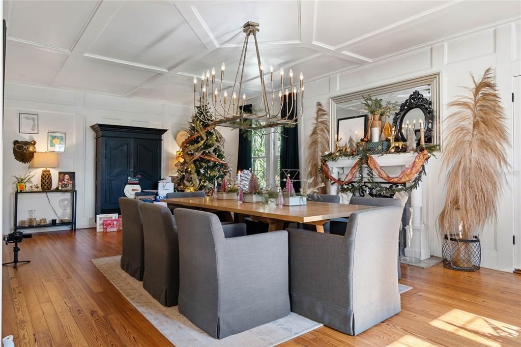 For Sale: $579,900 (3 beds, 2 baths, 2600 Square Feet)