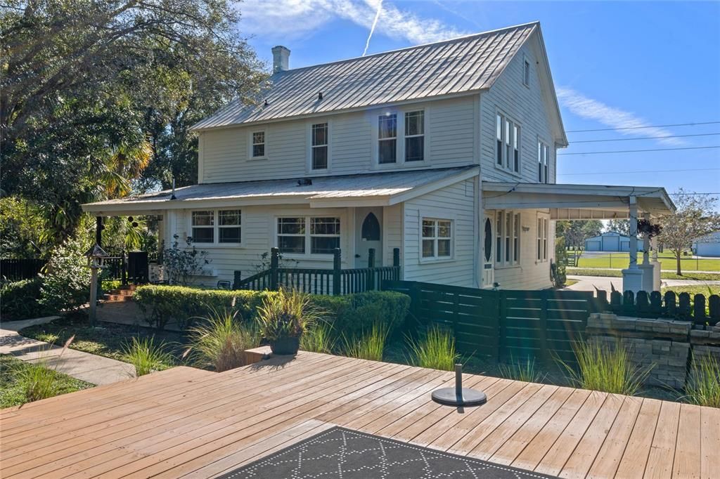 For Sale: $579,900 (3 beds, 2 baths, 2600 Square Feet)