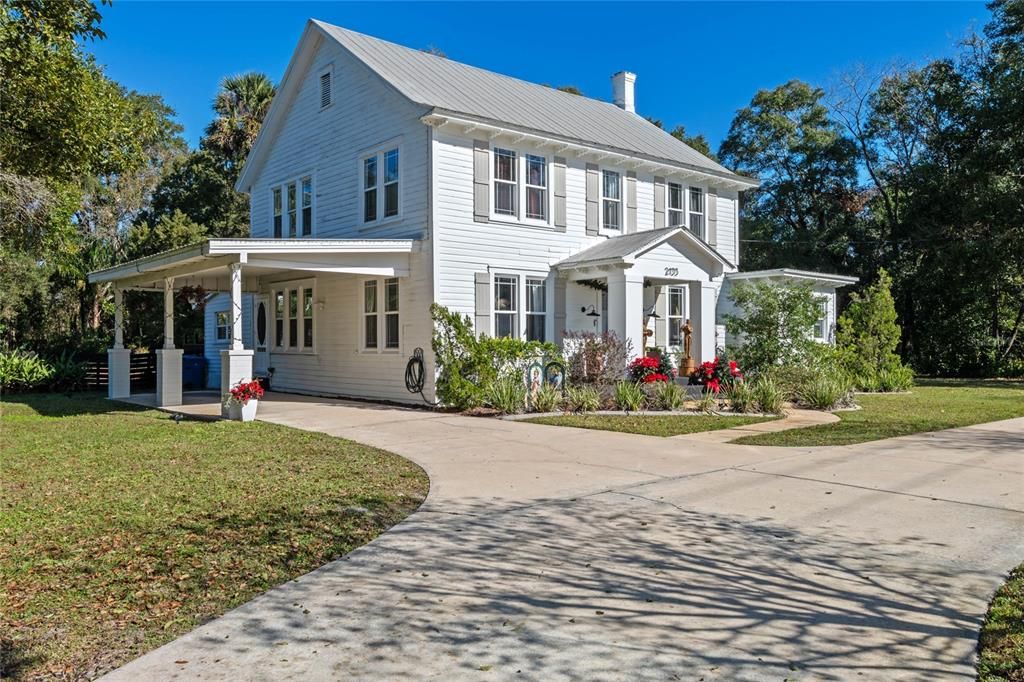 For Sale: $579,900 (3 beds, 2 baths, 2600 Square Feet)