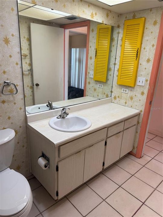 Под контрактом: $99,999 (1 спален, 1 ванн, 814 Квадратных фут)