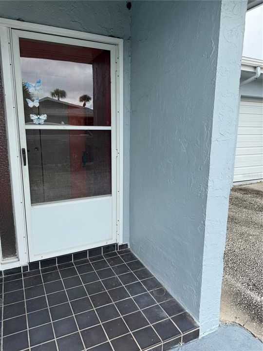 Под контрактом: $99,999 (1 спален, 1 ванн, 814 Квадратных фут)