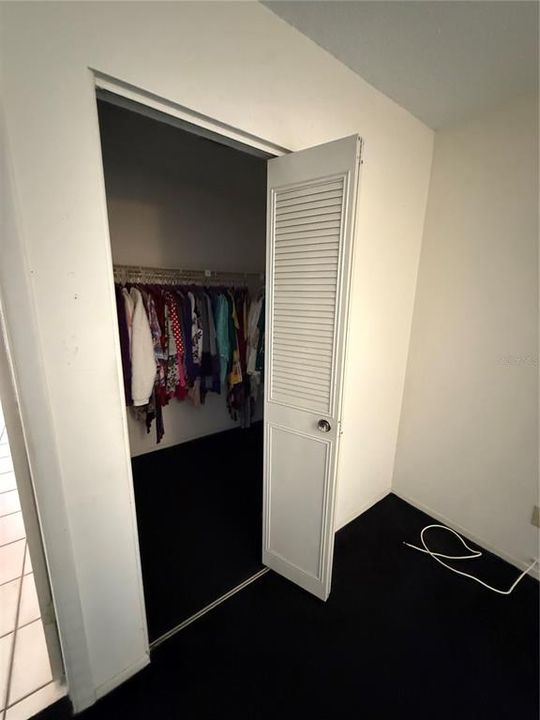 Под контрактом: $99,999 (1 спален, 1 ванн, 814 Квадратных фут)