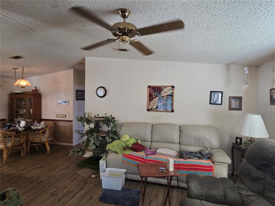 待售: $157,800 (2 贝兹, 2 浴室, 1248 平方英尺)