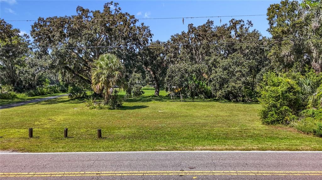 Activo con contrato: $129,900 (1.60 acres)