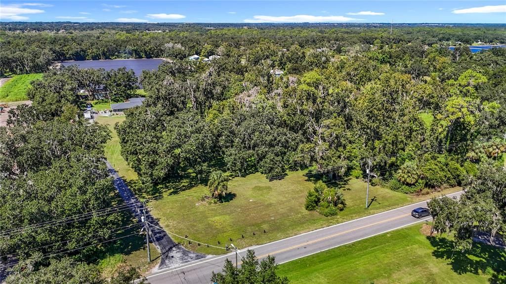 Activo con contrato: $129,900 (1.60 acres)