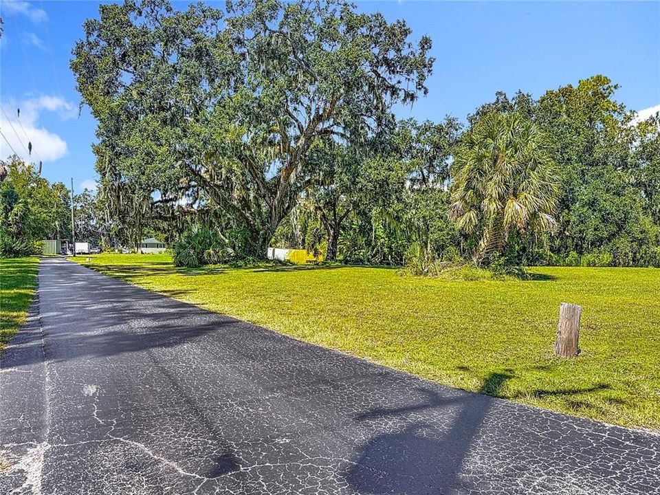 Activo con contrato: $129,900 (1.60 acres)