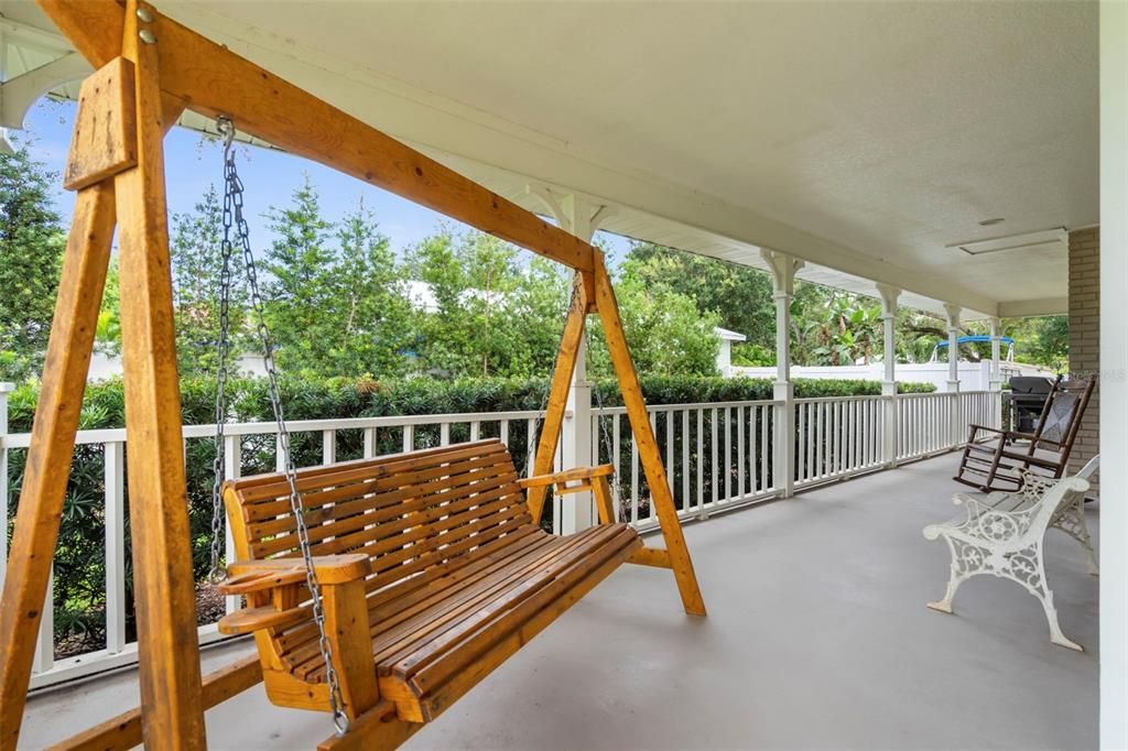 Под контрактом: $800,000 (4 спален, 3 ванн, 2705 Квадратных фут)