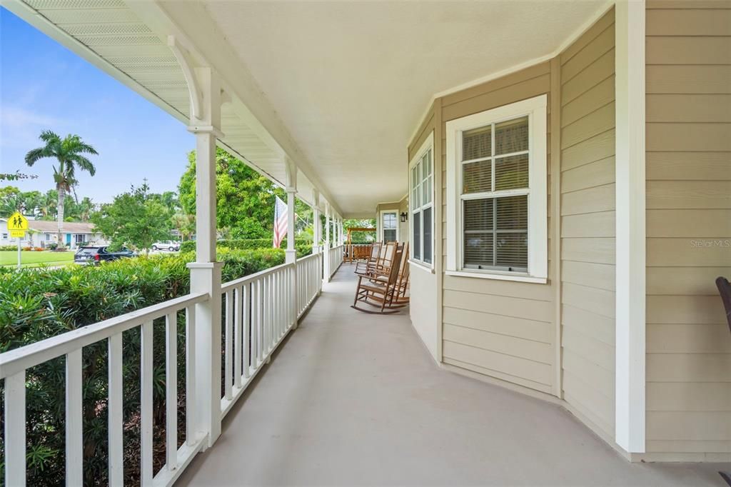 Под контрактом: $800,000 (4 спален, 3 ванн, 2705 Квадратных фут)