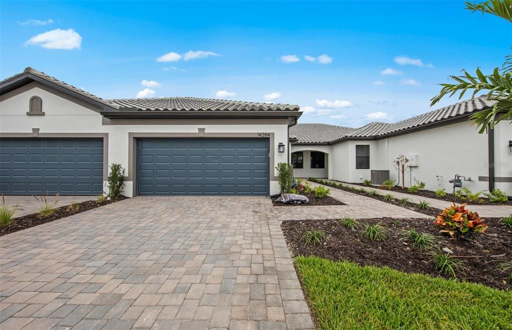 Active With Contract: $394,000 (2 beds, 2 baths, 1448 Square Feet)