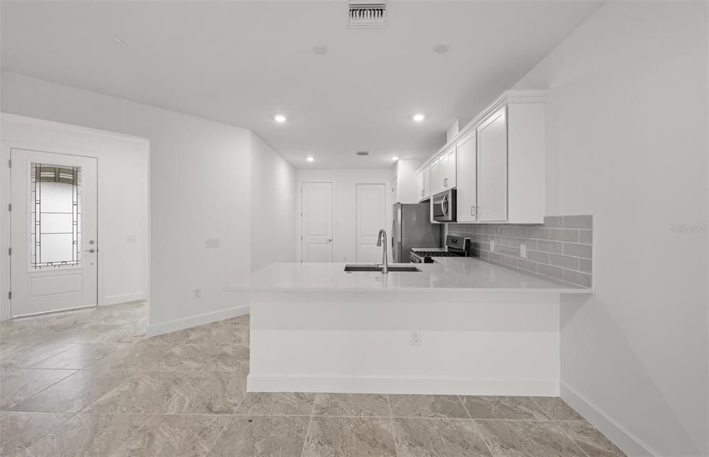 Active With Contract: $394,000 (2 beds, 2 baths, 1448 Square Feet)